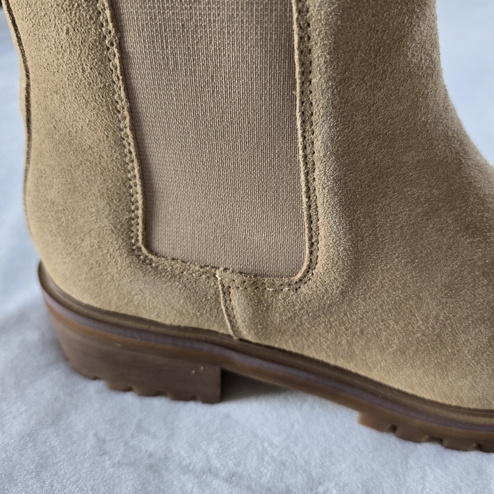 Quince▪️Italian Leather Suede Chelsea Boots in Desert - Picture 12 of 16